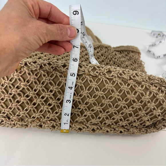 Fabulous MJ New York Tan Boho Woven Tote With Cream & Tan Braided Tassels - Picture 12 of 13